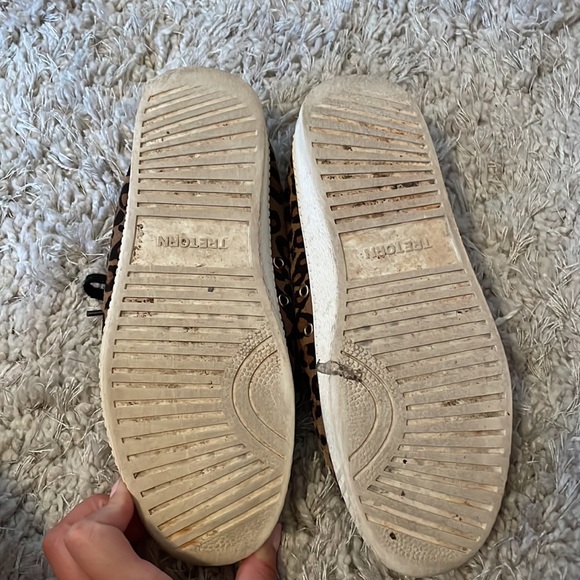 Cheetah Print Tretorn Sneakers, size 7.5 - Picture 2 of 4